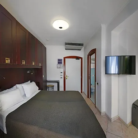 Venus Hotel 4*
