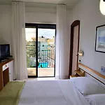 Venus 4*