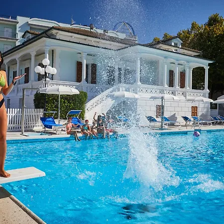 Hotel Venus 4*